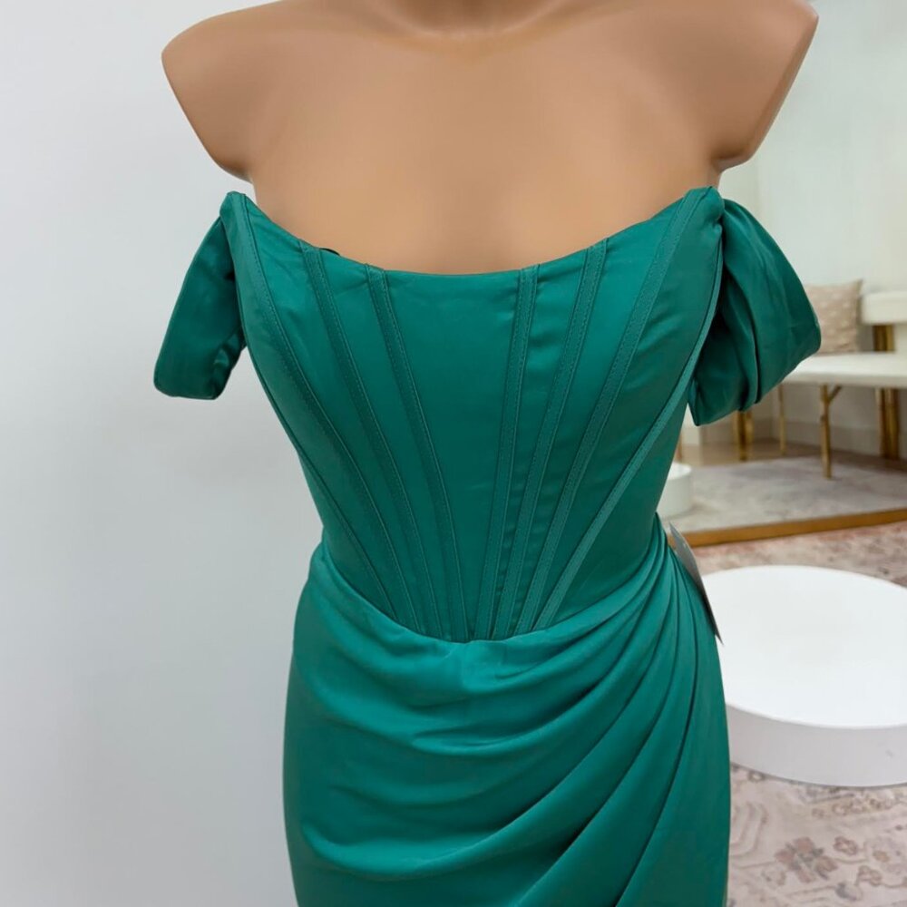 Natasha Dress | Emerald 7484 - Picture 5 of 5